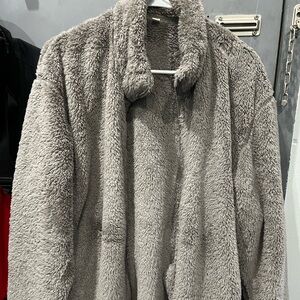 UniQlo fluffy zip sweater XXL